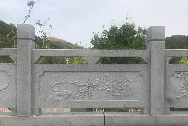 大连花岗岩栏杆和青石栏杆哪个好 价格行情